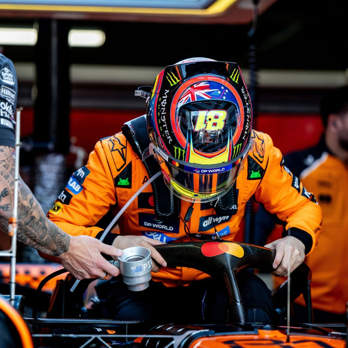 Oscar Piastri Racing Suit Replica 2025: oscar Piastri F1 Race Replica McLaren Motorsport Suit.